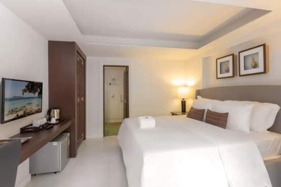 The Top Patong Resort. Exterior photo