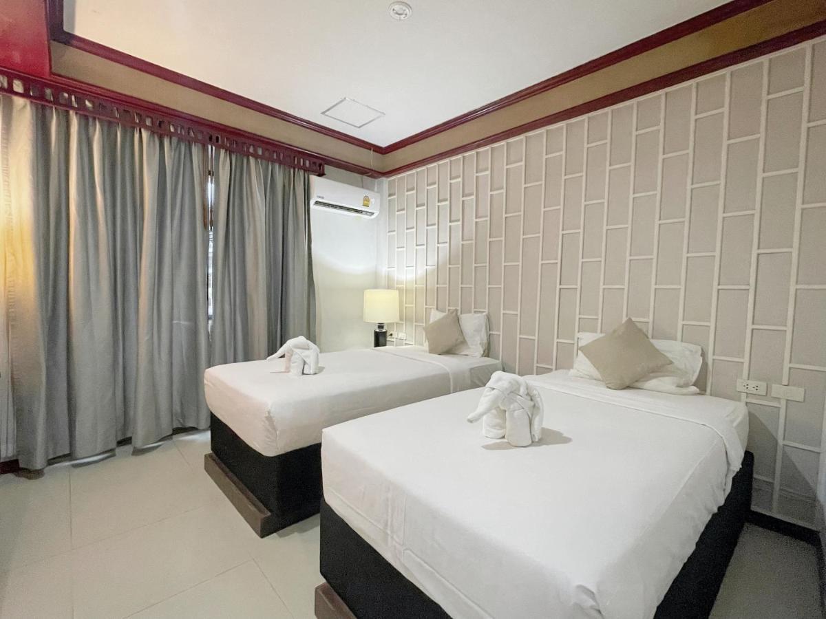 The Top Patong Resort. Exterior photo